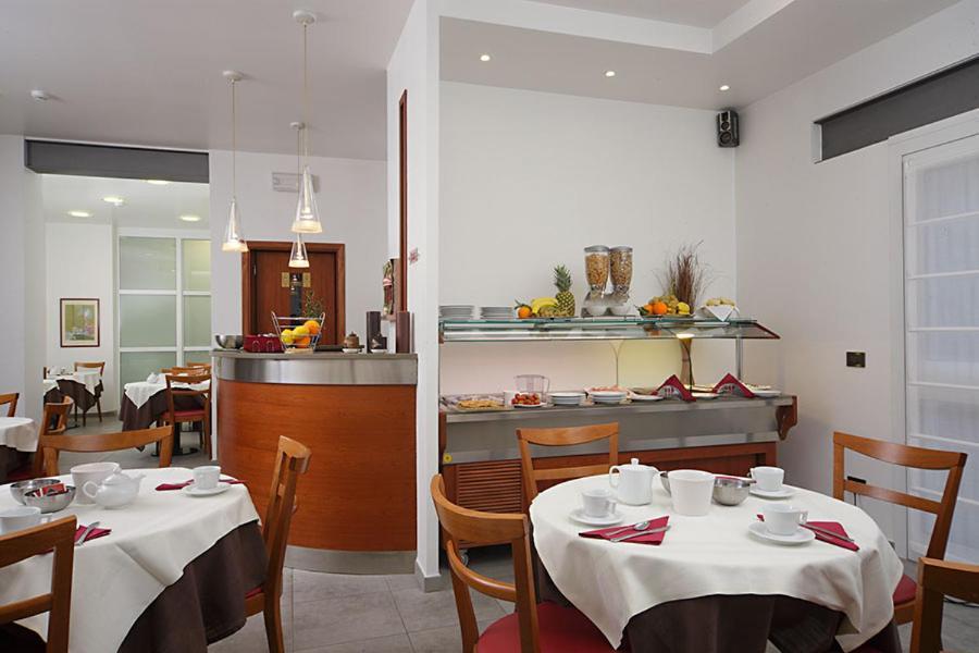 Paris Hotel